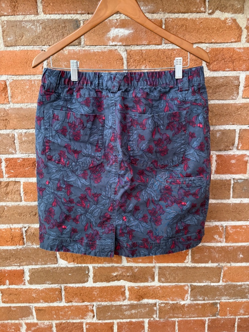 Women’s Duluth Trading Company Floral Skort Size 8 Lots of Pockets! - Picture 3 of 11
